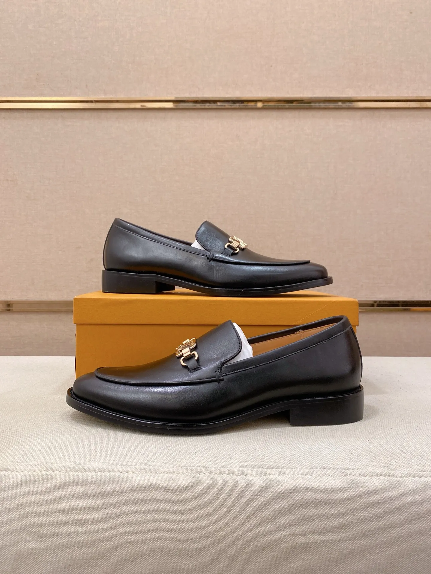 Men's men's shoes 💰 520💰⚡️New models on the market⚡️ Louis Vuitton (Louis Vuitton/LV) casual, business formal wear! Made with pure Italian craftsmanship, the upper is made of first-layer cowhide, which is full of texture! The lining is cowhide and the original rubber leather shoe outsole. The style is atmospheric and comfortable! Positive code 38-44